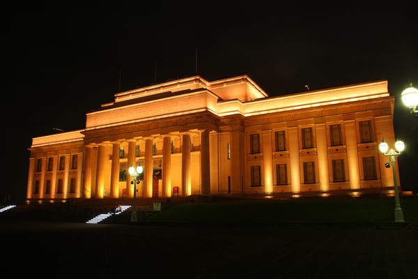 Stunning New Lighting Illuminates an Auckland Icon
